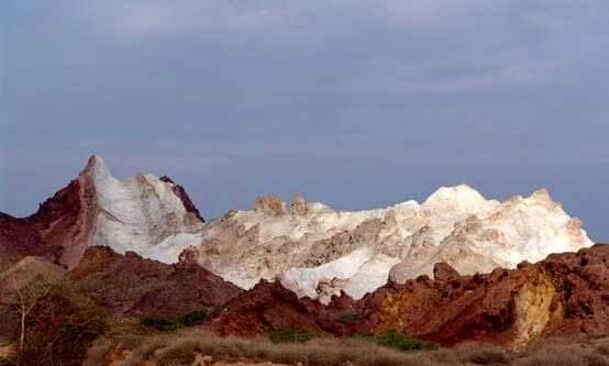 دستور قضایی برای حفاظت از «گنبد نمکی» قشم/ ممنوعیت کامل فعالیت جدید مزارع پرورش میگو