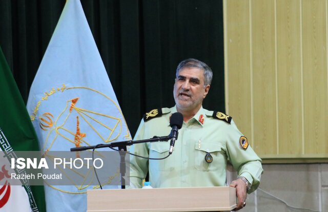 نیروهای مسلح دژ مستحکم امنیت و زینت حاکمان هستند