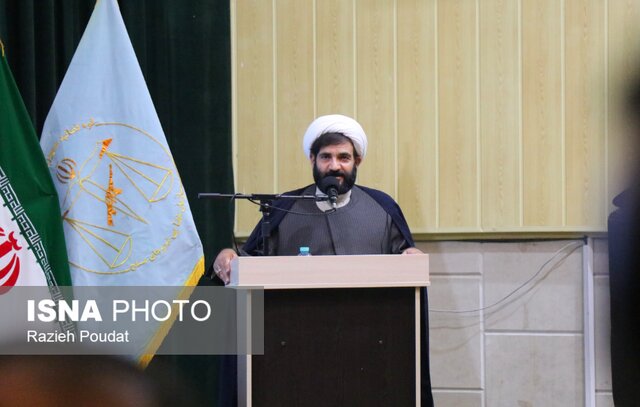 نیروهای مسلح دژ مستحکم امنیت و زینت حاکمان هستند