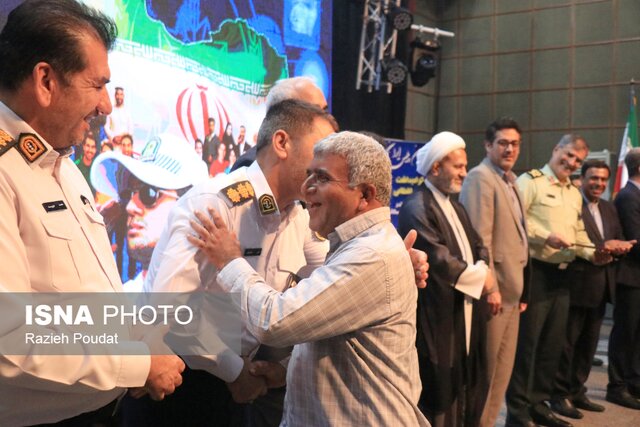 با فرهنگ صحیح رانندگی، جادهها امن میشوند