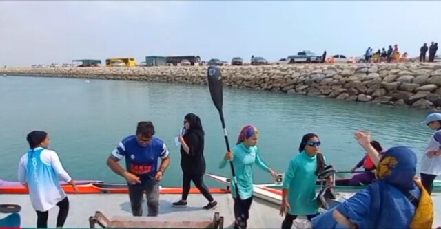 پنجمین المپیاد استعدادهای برتر قایقرانی کشور در آبهای آرام بندرعباس برگزار شد
