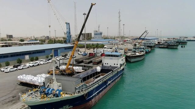 ۷۰ درصد عملیات احداث پل دسترسی به اراضی بندر شهید رجایی انجام شد