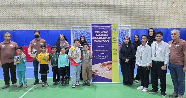 مسابقات دومینو زمینه‌ساز خلاقیت و کار گروهی دانش‌آموزان است