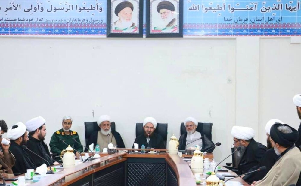 جاذبه اصلی مسجد نورانیت امام است؛ مسجد طراز، امام طراز می‌خواهد