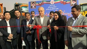 تحویل ۳۲۰ دستگاه ماشین‌آلات به شهرداری‌ها و دهیاری‌های هرمزگان