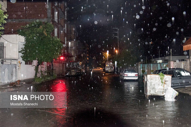 بارندگی شدید بندرعباس را دربرگرفت/ آبگرفتگی گسترده و قطع برق شهری