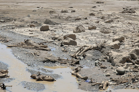 امدادرسانی هلال‌ احمر به ۳۵۷ خانوار محصور در سیلاب بشاگرد