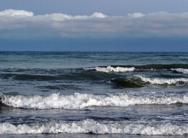 وزش باد با سرعت بالای ۵۰ کیلومتر در هرمزگان / افزایش ارتفاع امواج در غرب استان