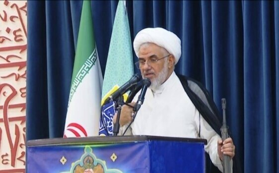 امام جمعه بندرعباس: دشمنی ۴۷ ساله نظام سلطه، گواه اقتدار و استقلال ملت ایران است