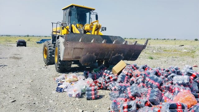 معدوم‌سازی ۱۲ تن مواد غذایی فاسد در میناب