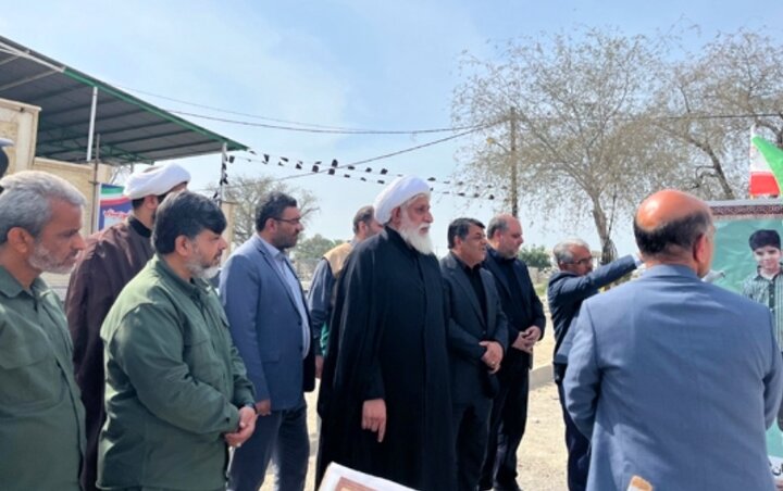 بازدید نمایندگان آستان قدس رضوی از گلزار شهدای دانش‌آموز میناب و بررسی طرح احداث مجموعه
