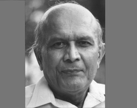 غلامحسین یوسفی، نمونه عالی اخلاق و معلمی است