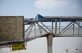 سقوط پل عابر پیاده در بزرگراه شهید چراغچی مشهد