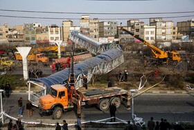 سقوط پل عابر پیاده در بزرگراه شهید چراغچی مشهد