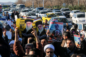 تجمع گروهی ازمردم مشهد در حمایت از حملات موشکی سپاه