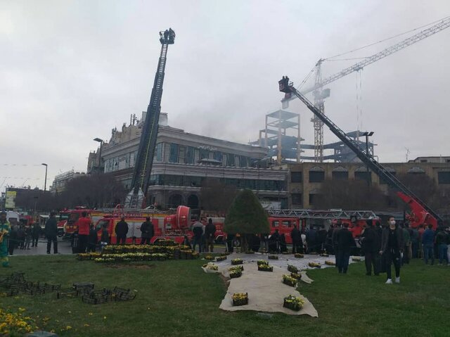 آتش‌سوزی انبار آذوقه یک هتل در میدان بیت‌المقدس مشهد