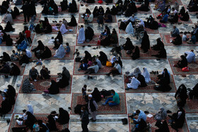 حرم رضوی در شب میلاد امام رضا (ع)