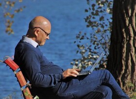 ارائه لپ‌تاپ رایگان به سالمندان در هلند