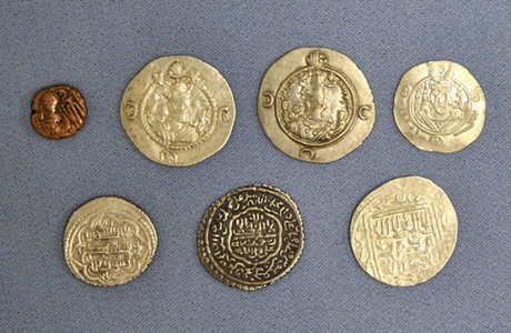 اهداء ۷ سکه با قدمت دوره سلوکیان به موزه بزرگ خراسان 