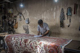 كارگاه ها و مغازه های ترمیم و رفو فرش همگی قديمي و رو به خرابي هستند