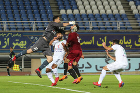 دیدار تیم‌های فوتبال شهرخودرو و و ماشین سازی