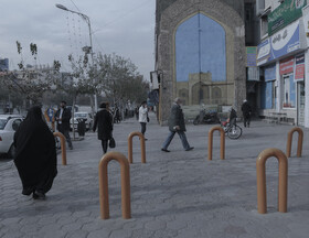 شنبه،1 آذر، ساعت 13 – خیابان شیرازی، جوانی با دوستانش در حال عبور با آزار کلامی و سروصدا از کنارم عبور کردند.

