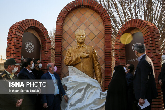 المان شهید سپهبد حاج قاسم سلیمانی در مشهد رونمایی شد