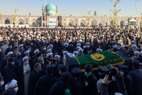 وداع با پیکر آیت‌الله مصباح یزدی در حرم مطهر رضوی