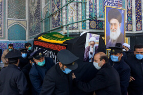 وداع با پیکر آیت‌الله مصباح یزدی در حرم مطهر رضوی