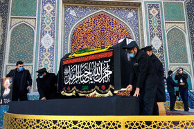 وداع با پیکر آیت‌الله مصباح یزدی در حرم مطهر رضوی