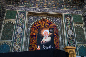 وداع با پیکر آیت‌الله مصباح یزدی در حرم مطهر رضوی