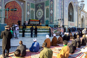 وداع با پیکر آیت‌الله مصباح یزدی در حرم مطهر رضوی