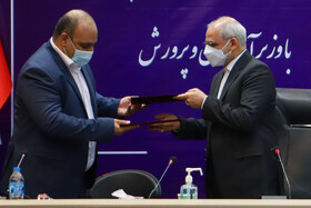 پیشنهاد شهردار مشهد برای استفاده از مدارس حاشیه شهر به عنوان فرهنگ‌سرا/ وزیر موافقت کرد