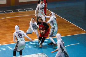 دیدار مرحله پلی‌آف لیگ برتر بسکتبال بانوان تیم های مولتی کافه و سینام مشهد