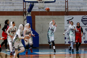 دیدار مرحله پلی‌آف لیگ برتر بسکتبال بانوان تیم های مولتی کافه و سینام مشهد