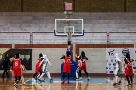 دیدار مرحله پلی‌آف لیگ برتر بسکتبال بانوان تیم های مولتی کافه و سینام مشهد