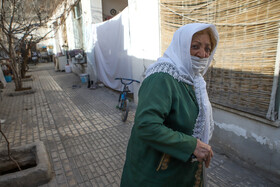 در این شهرک خانواده‌هایی سه یا چهار نفره در اتاق‌های ۱۲ متری زندگی می‌کنند.