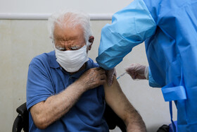 اتمام واکسیناسیون افراد بالای ۸۰ سال تا اواخر هفته در مشهد