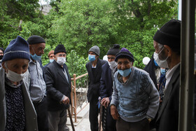 واکسیناسیون سالمندان بالای ۸۰ سال در روستای پیوه‌ژن مشهد