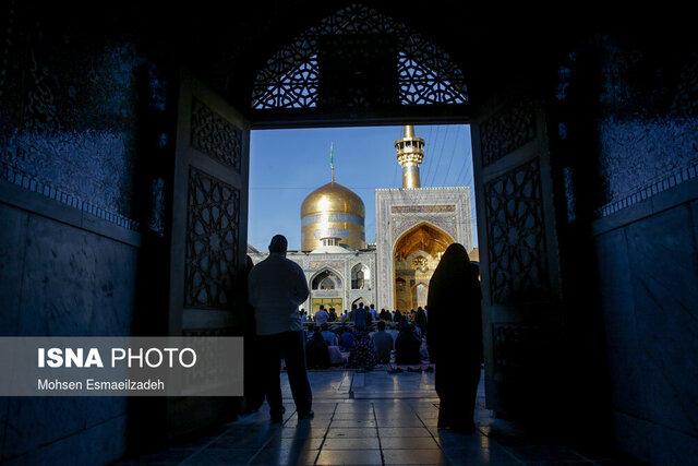 هرکه اهل همسفره شدن با فقرا نیست با امام رضا(ع) فرسنگ‌ها فاصله دارد 