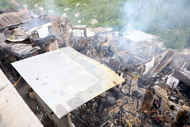 خسارت ۸۰ تا ۱۰۰ درصدی منازل آسیب‌دیده در آتش‌سوزی روستای زشک/عملیات کاوش تا فردا ادامه دارد 