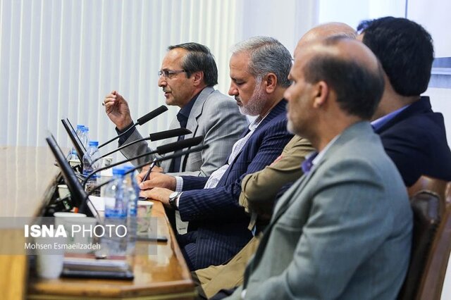 عمده برنامه‌های تبلیغاتی همتی، منحصر به فضای مجازی و تلویزیون است 