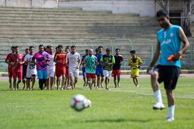 مدال طلا بر گردن فوتبالیست مشهدی