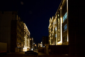  در انتخاب یک سبک برای نورپردازی نمای ساختمان بهتر است به ساختمان های اطراف نیز توجه داشت تا عدم هماهنگی بین چند ساختمانی که در یک خیابان کنار هم قرار دارند ایجاد نشود.