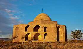 نگاهی به معماری «آرامگاه سلطان حسن شاعر» در دشت جوین