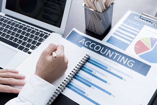 دانش حسابداری به مدیریت یک سازمان کمک می‌کند 