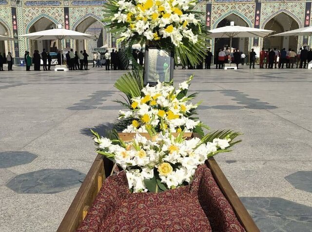 پیکر مرحوم محمد خجسته باقرزاده در حرم رضوی آرام گرفت