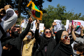 تجمع افغانستانی‌های مقیم مشهد در مقابل کنسولگری پاکستان در مشهد