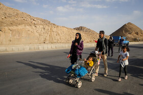 پیاده روی زائران امام رضا(ع) به سمت مشهد