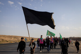 پیاده روی زائران امام رضا(ع) به سمت مشهد